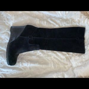 Black fuax suede boots